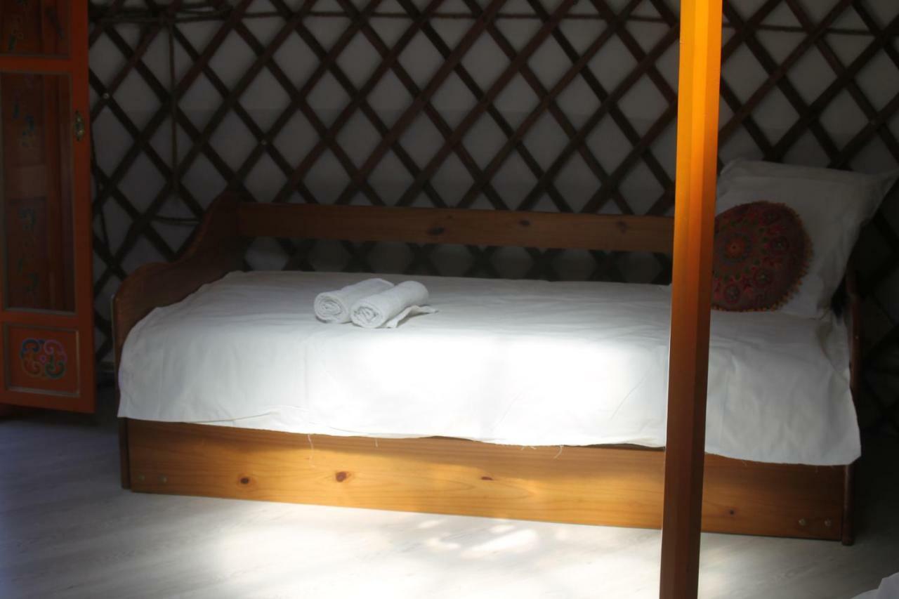Yourte Grain De Folie Hotel Waben ภายนอก รูปภาพ